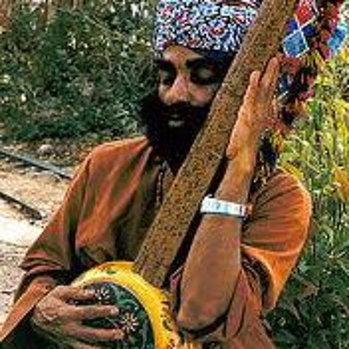 MOON MAIN TOON MOUJOOD (SINDHI SONG) ALAN FAQEER. (SD)