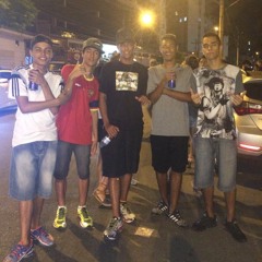 É PUTARIAA PORRA QUEM NÃO GOSTA NÃO TRANSA!