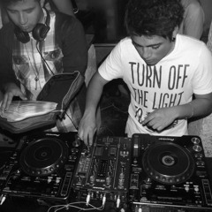 Le Traps- Robots en la Ciudad(Original Mix)
