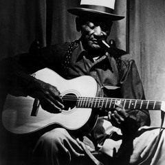 Becouse Im Black Ezenia