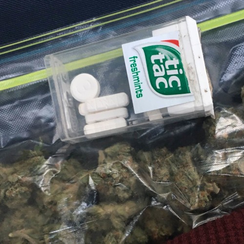 PETEY XAN FT OLDMAN AV / PERCOCET (PROD. JVALLEY)