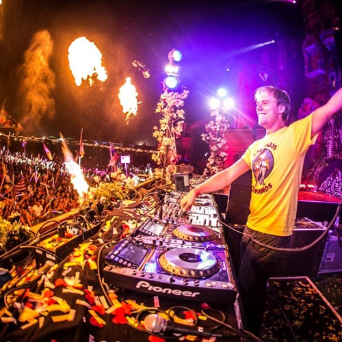 Heatbeat - Bloody Moon Vs Alesso - Tear The Roof Up (AvB Mashup vs DJK17 Edit] *FreeDownload*