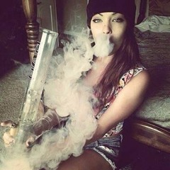 MY BITCHES  SMOKING PROD BY WALACEBEATZ