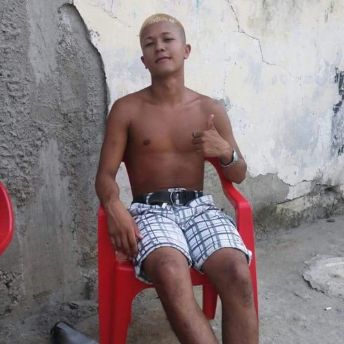 == MC TOTINHA - E HOJE ME PEGUEI COM LÁGRIMAS NOS OLHOS (( SAUDADES ETERNAS ))