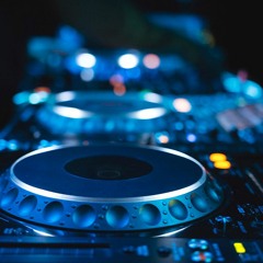 LIVE SETS & DJ MIXES