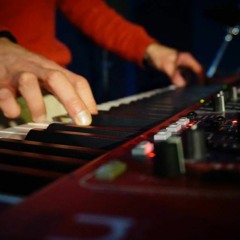 Mounkila -"Elle Peint"