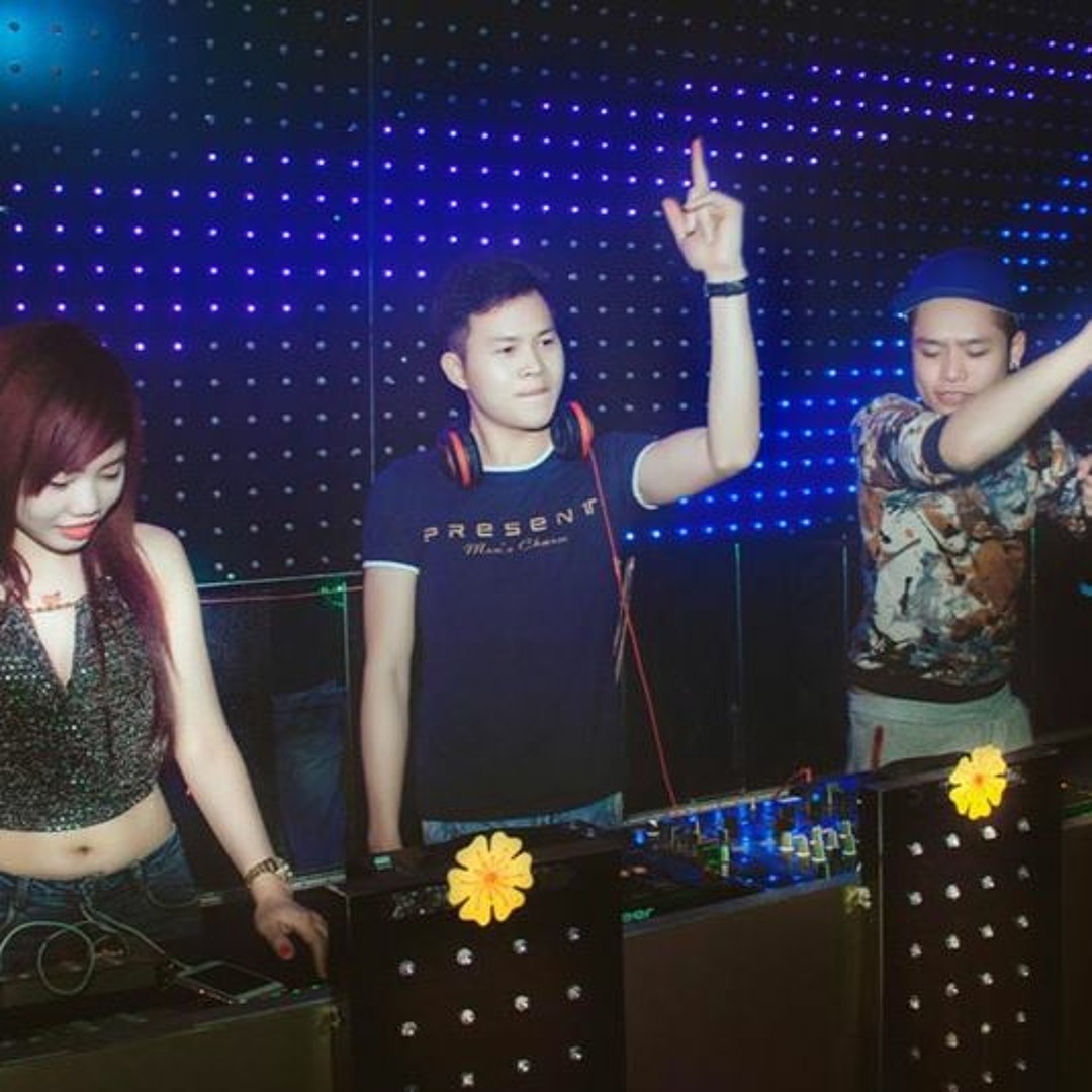 Nonstop - VietMix - Đời Là Thế Thôi (Full Bass) - Vol 1 DJ KENZI.