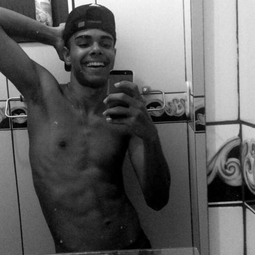 MC TH = TUDO COMEÇA NA VODKA ((2016))