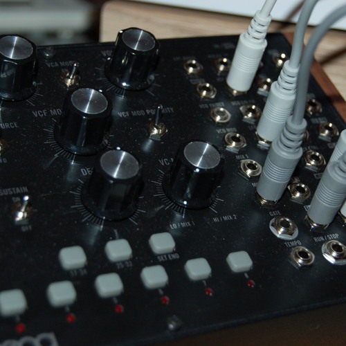 Moog Mother32 Drumsampling and TinyJam