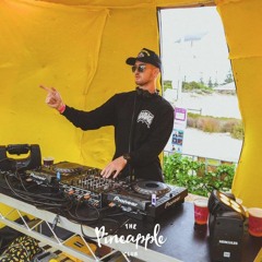 DYLAN iS @ PineappLe Club J-Shed