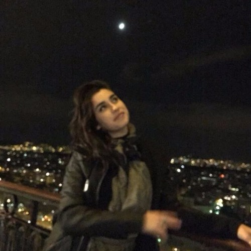 Lauren Jauregui sings in French