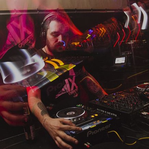 (hdmix.us) Skyfall 2016 - DJ Akai Mix