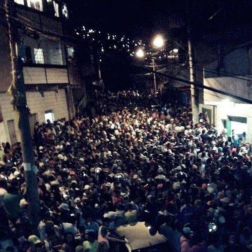 MONTAGEM - AQUI NO BAILE DO SERRÃO (( DJ MENOR DA SERRA & DJ BUZINGA ))