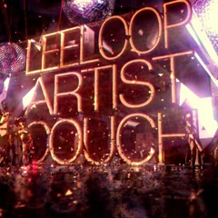 LEELOOP ARTIST COUCH
