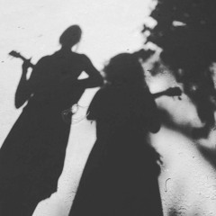 E COMO UM COMETA EU RASGUEI O CÉU (versão instrumental - dueling ukes) by Santa Bruxa