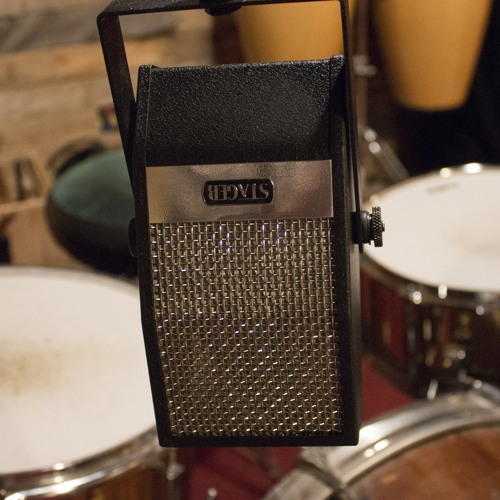 Stream Drum Kit Mic placed perpendicular to the floor over the kick