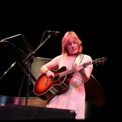 Maureen McCollum Interviews Iris DeMent