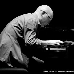 Marcin Wasilewski Trio - "Diamonds And Pearls" (Live In Bonn)