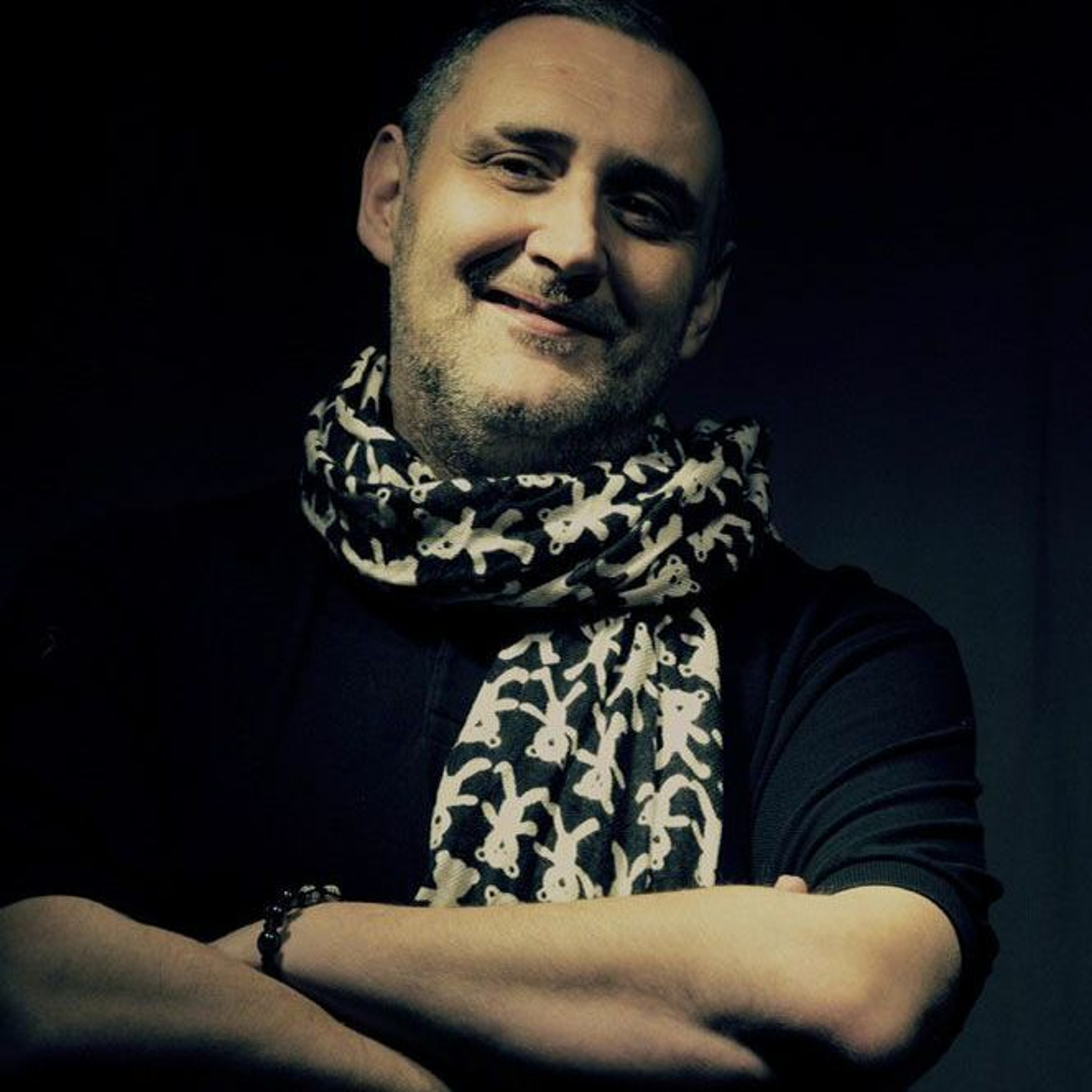 Interview de Christophe Pons - Chef Barman 58 Bar & Lounge du Mövenpick Hotel Paris Neuilly episode artwork