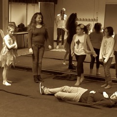 "Peter Est Au Sol" par Lisa, Luna et Emma