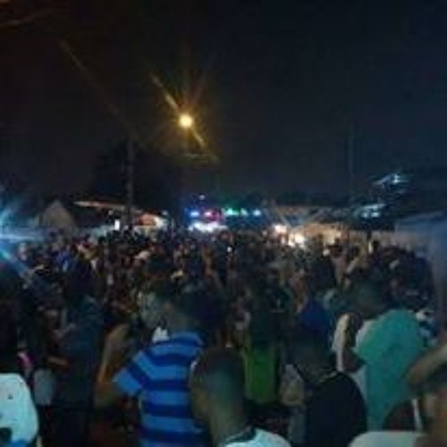 MTG - DESCE NA PICA COLOCANDO A MÃO NO CHÃO - (( DJ MATHEUS DO SALGUEIRO & DJ RODRIGO DE SG ))