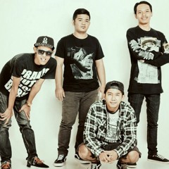 Split Bananas - Teman Selamanya