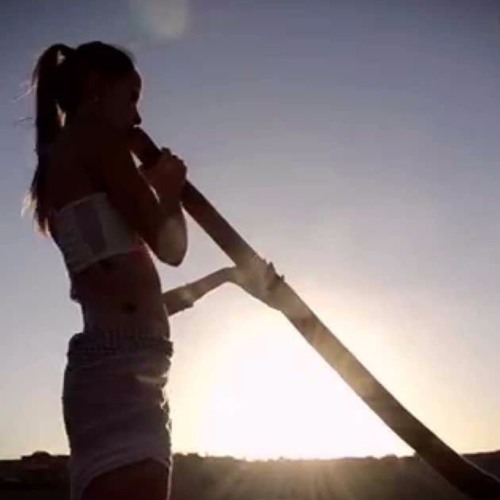 ..:: Roxanne & his Didgeridoo @ Coral Bay ::..
