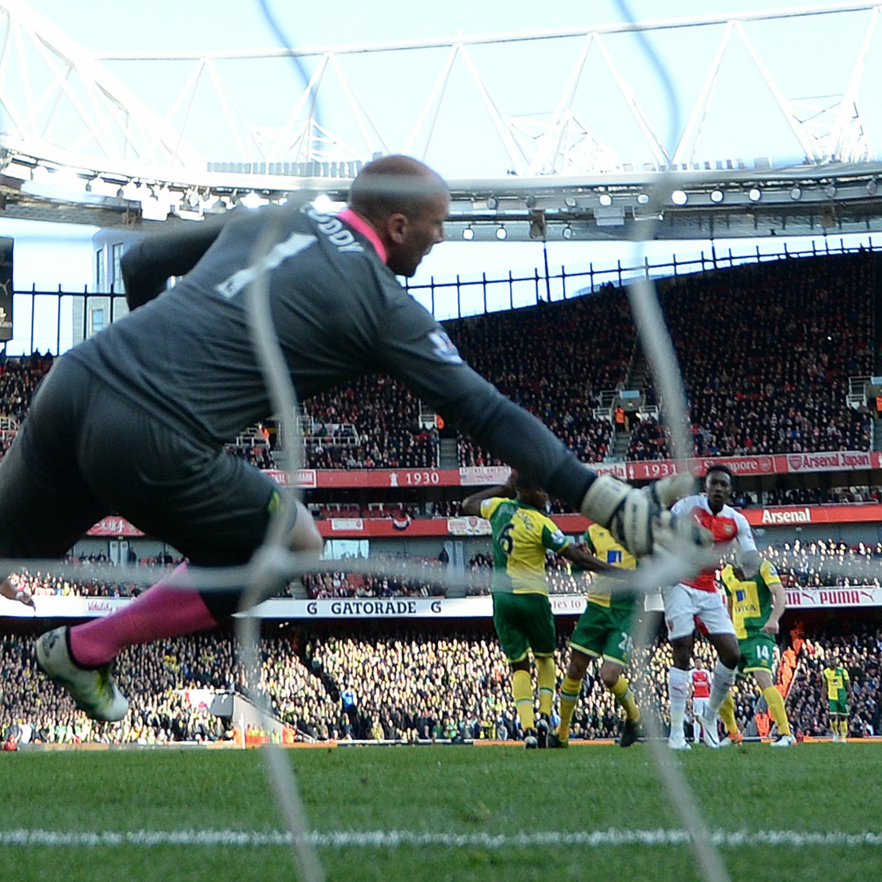 Welbeck scores the winner as Arsenal beat Norwich