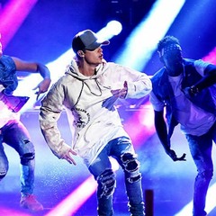 Justin Bieber - Sorry (Live 43rd AMA's 2015)
