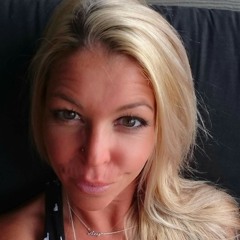 Outhere Bros - Don't Stop(Wiggle Wiggle) Vs. DJ Cut(Dstroyd Mash Up).mp3