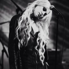 The Pretty Reckless - Wonderwall (Oasis Cover)