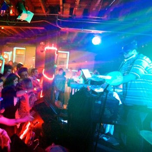 Pretty Lights - City of One (C.R.E.A.M / Notorious BIG Mash-up)