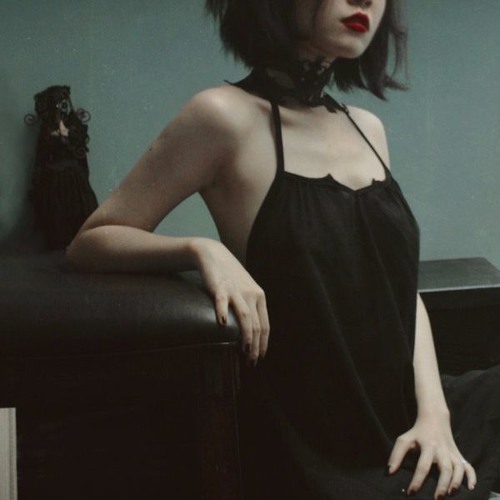 sanguine (femme of shadows)