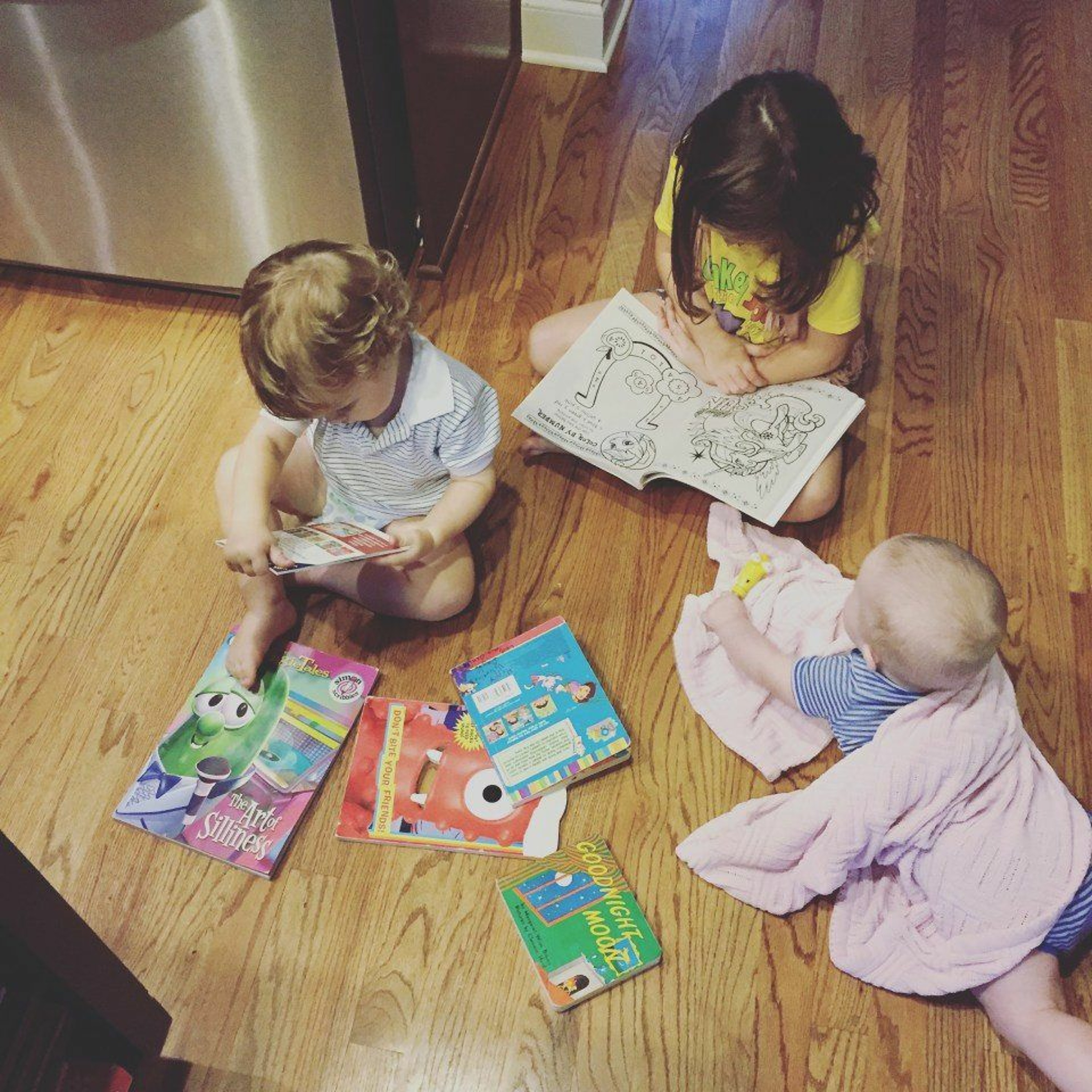 Episode 3: #MomLife episode artwork