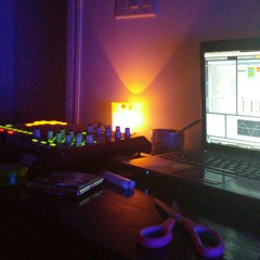 Shut up - SuperSkuunk aka Tjay