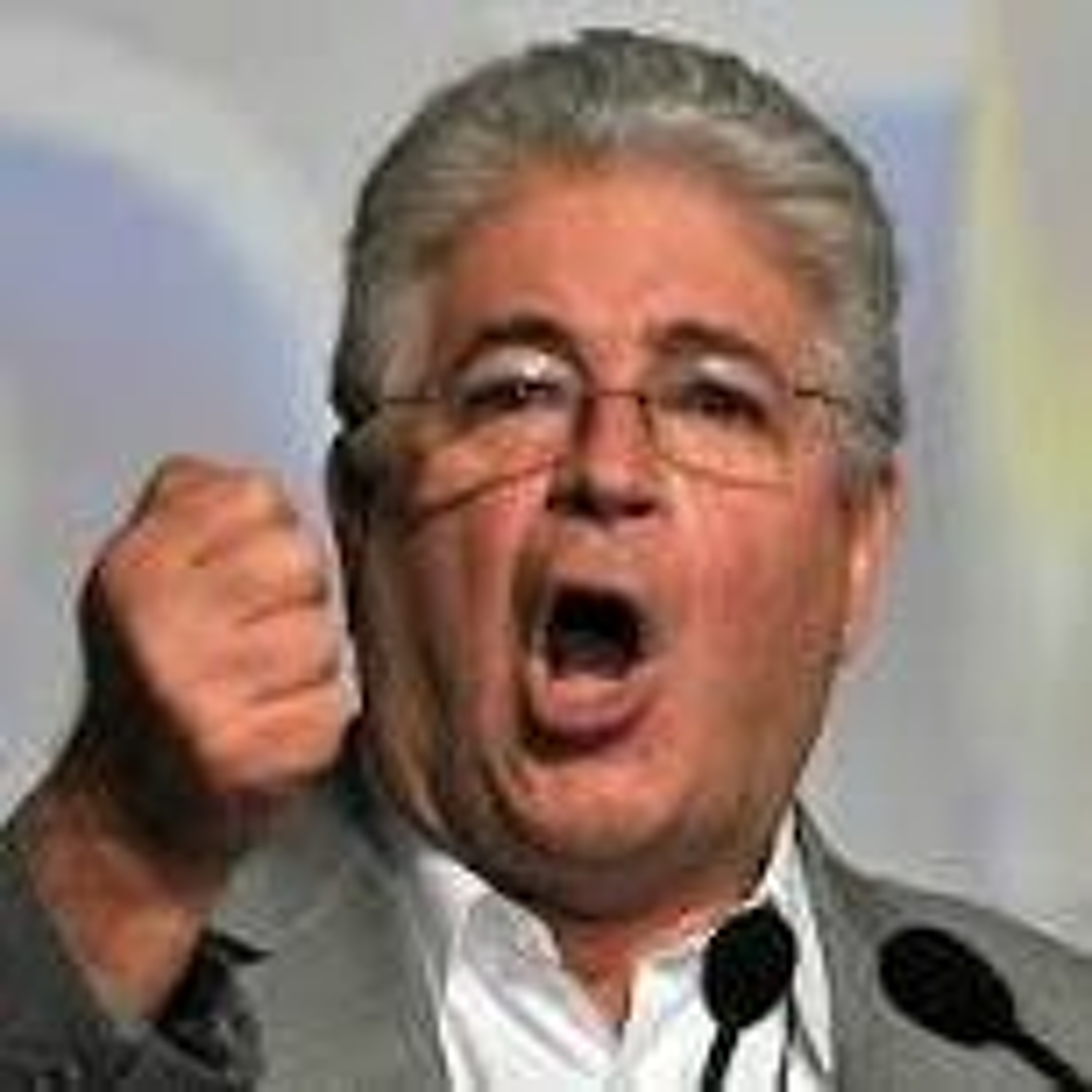 Senador Roberto Requião do PMDB vota contra o impedimento da Presidenta Dilma Roussef episode artwork