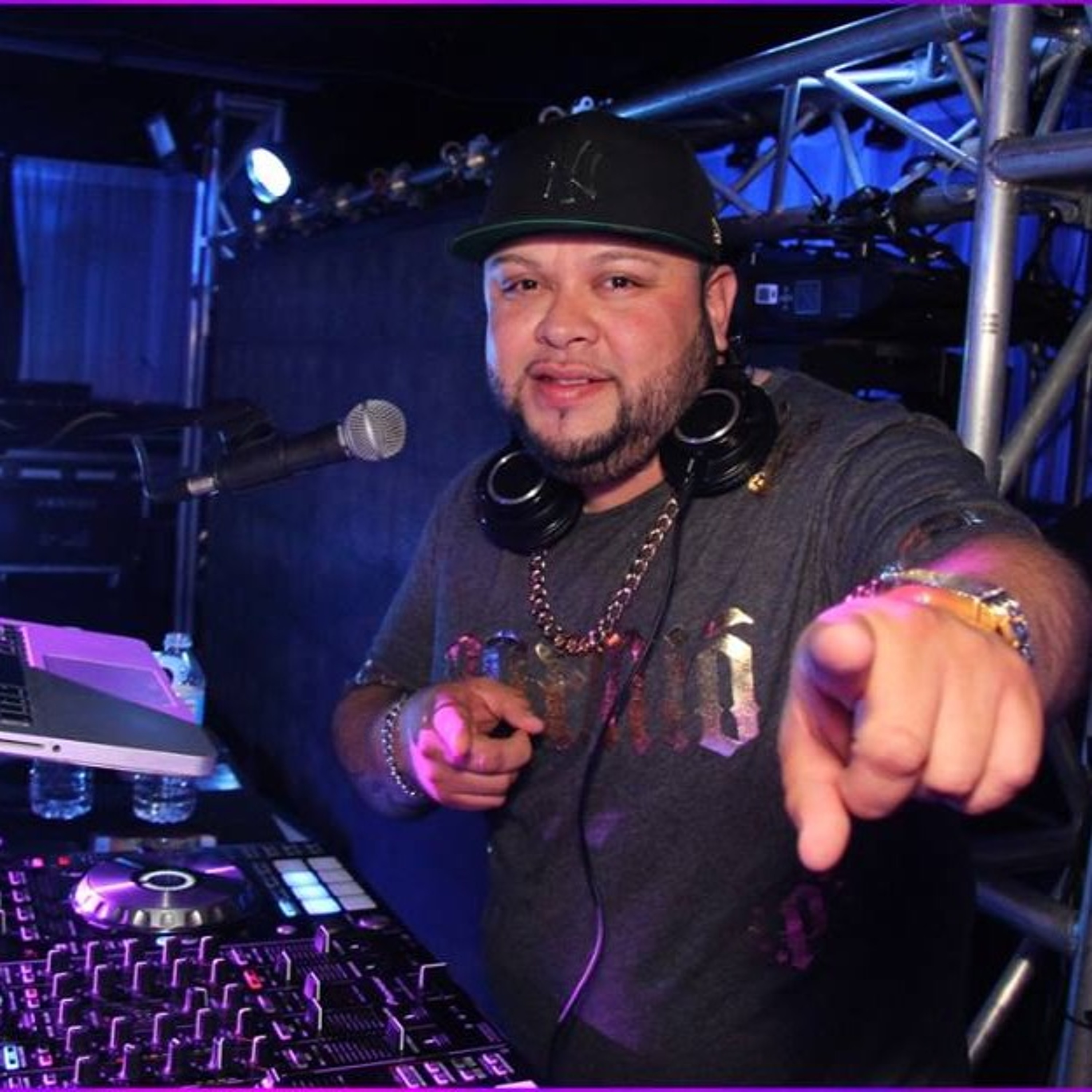 DJ FLOW EL TRAVIESO NYC.