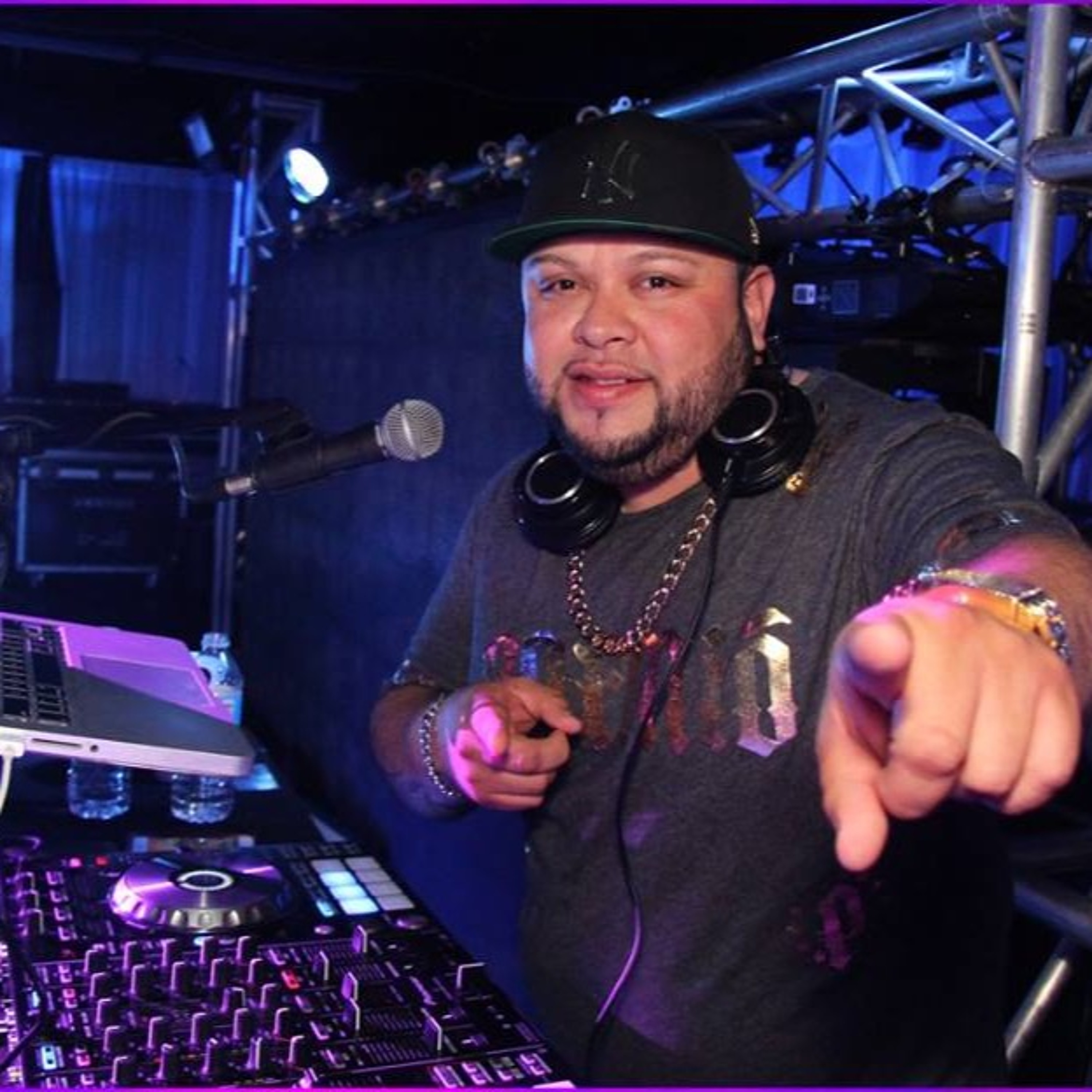 DJ FLOW EL TRAVIESO NYC.