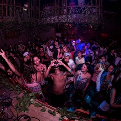 "Return to the Cave, Man." -  Kami 6 hours dj set @ Lost Beach Club Cave.