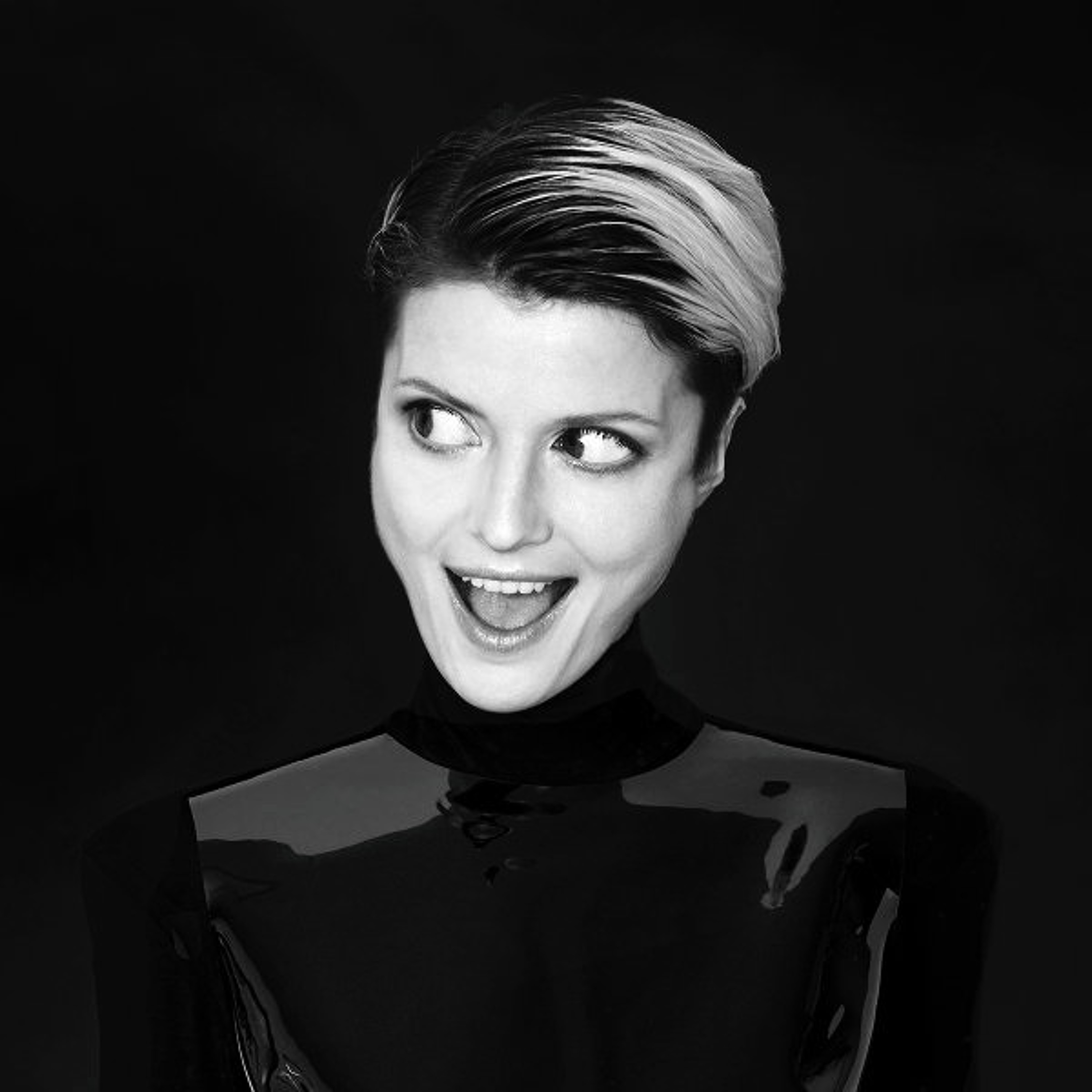 Line Noise Episode 07 (Olga Bell, Colundi Sequence And How We Got Into Electronic Music) episode artwork