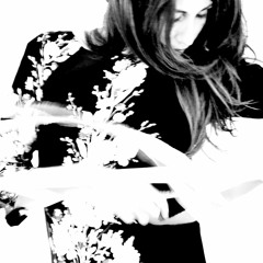 Possibility Of Island - Whisper Feat. Valeska Jakobowicz (Saturated Pixels Remix)