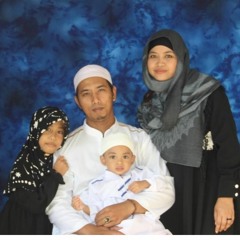 Surat Al Fatihah dan Surat Almutofifin ( Anida Nazwa Kirana/ Qia )