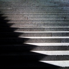 بِنْتُم وَبِنّا، فَما ابتَلّتْ جَوَانِحُنَا .. #قصائد_الشرق