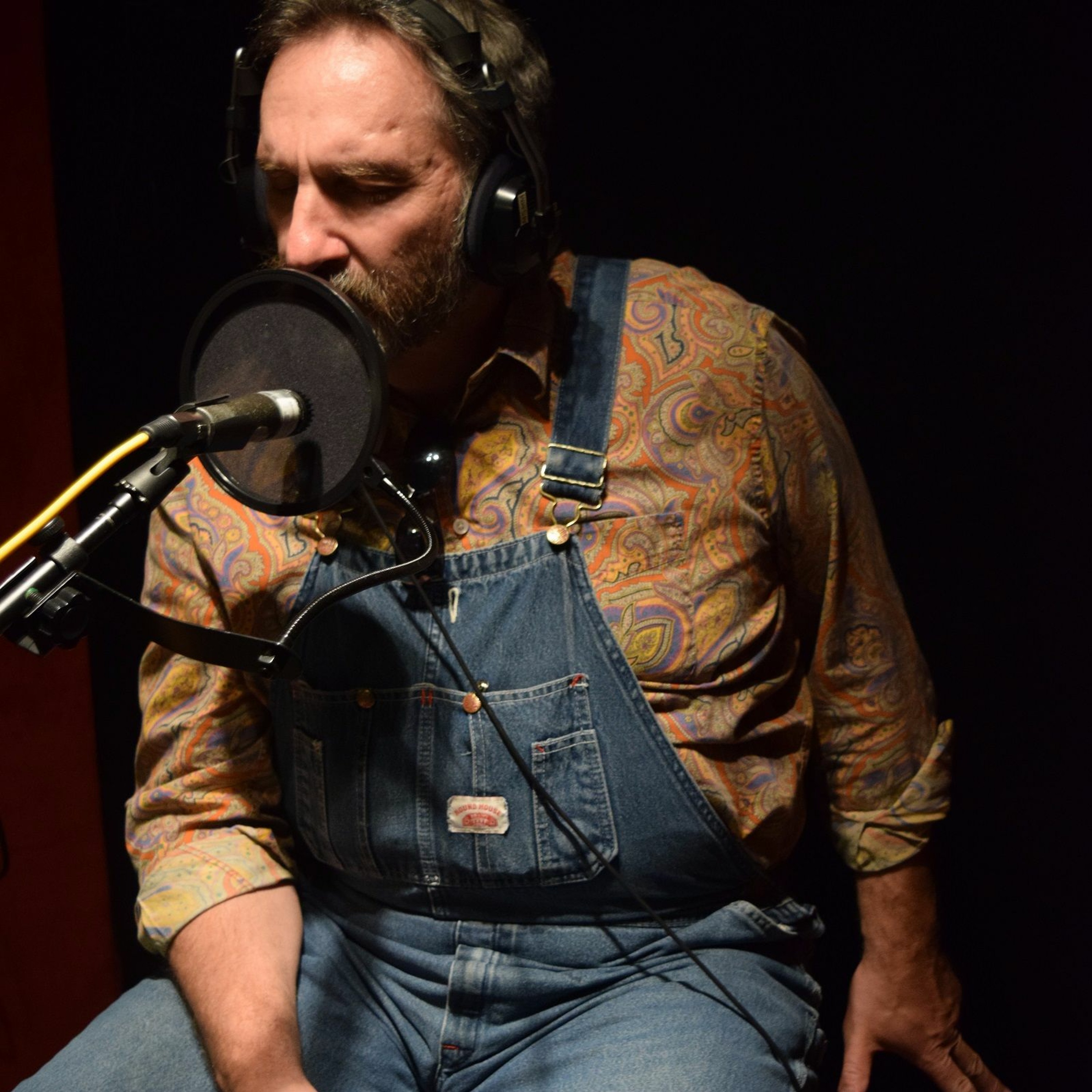 Live from Muscle Shoals: Trucker/singer-songwriter Paul Marhoefer cuts 'Old Black Epiphone' record thumbnail