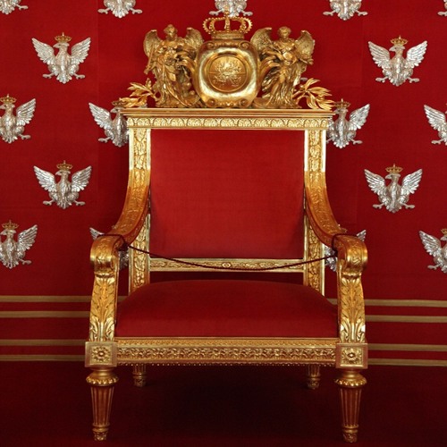 Queens Throne - Extended Version