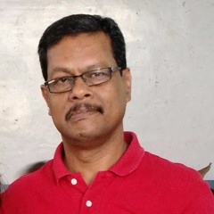 Laal chadi maidaan khadi