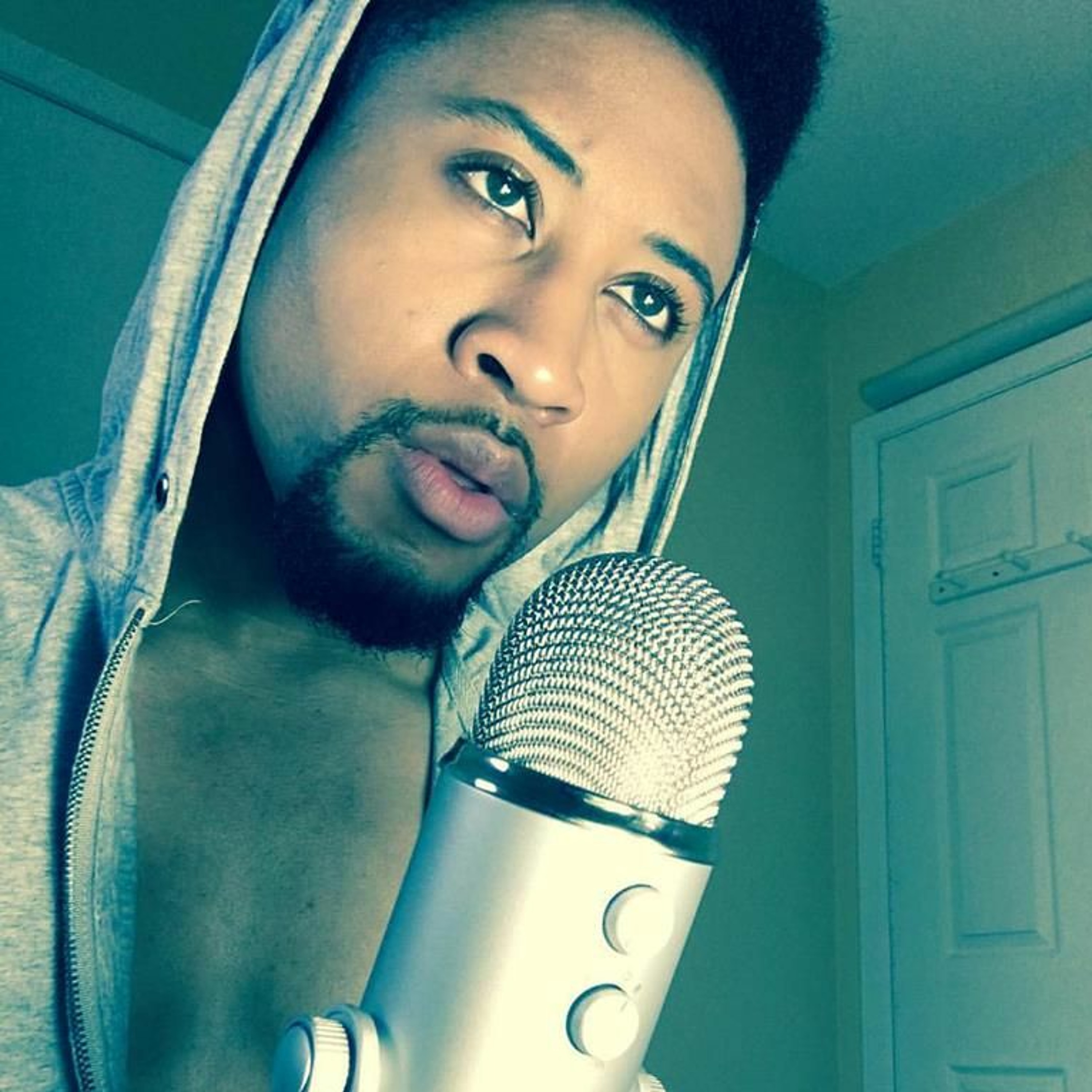 Rihanna- Kiss It Better (Cover by TheOfficialVen)