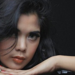 Ratu Sikumbang - Maharok Bintang Jatuah