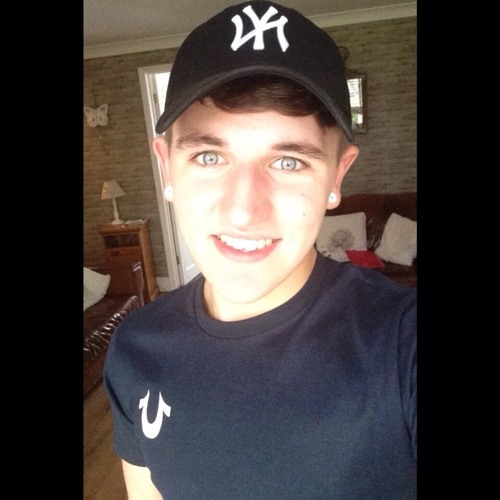 Chris Gresswell & Hayley S - Love Deep (Original Mix)