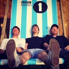 Entrevista de Chris Martin y Jonny Buckland en BBC Radio 1 con Greg James